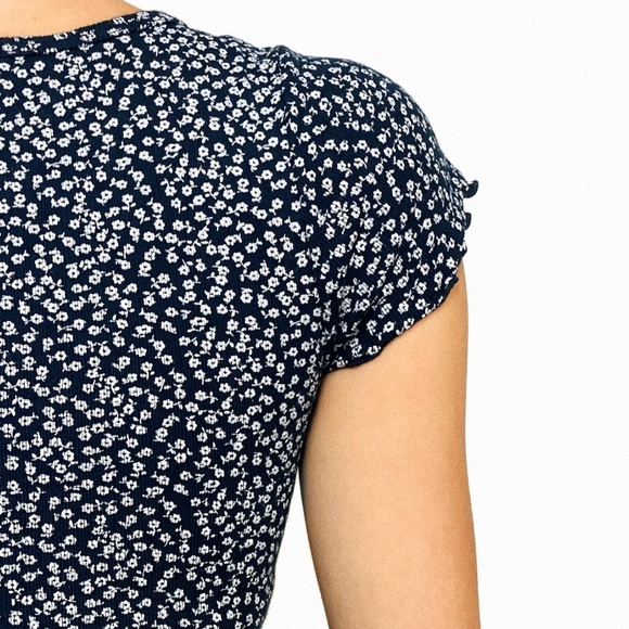 Brandy Melville floral navy top - Picture 2 of 3